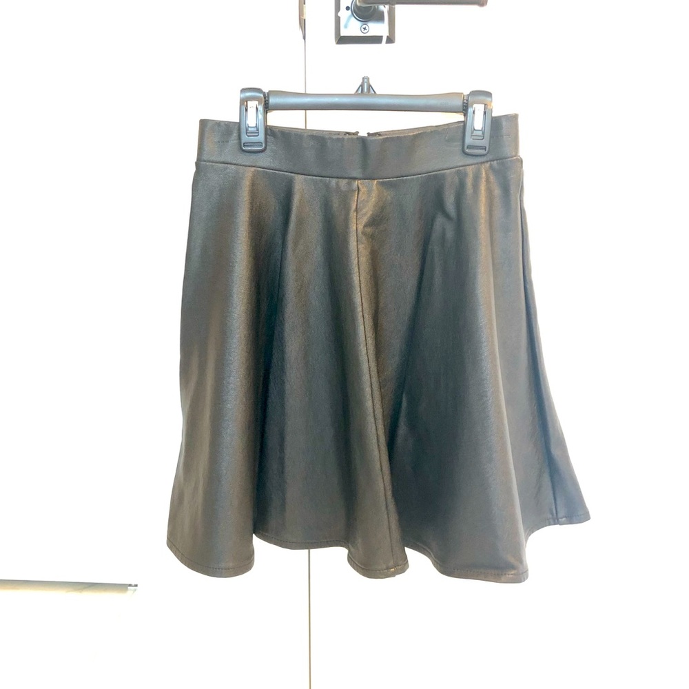 Topshop black faux leather skirt Size 4